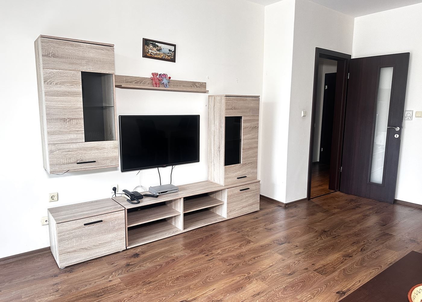 Prostorný byt s jednou ložnicí v luxusním a působivém komplexu ve Slunečném pobřeží