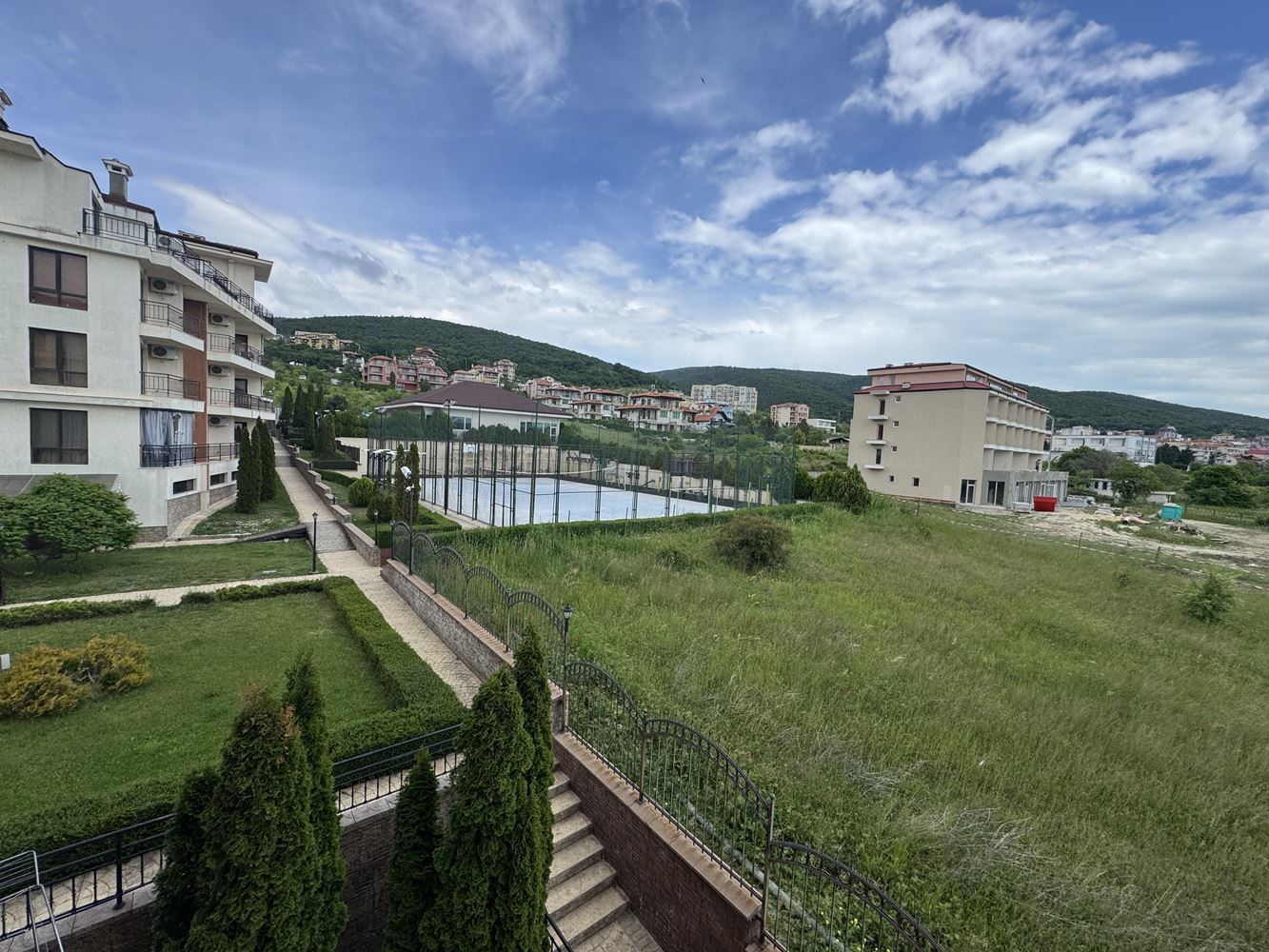 Kompaktní studio s panoramatickým výhledem na hory ve Sveti Vlasu – komfort, příroda a vynikající infrastruktura