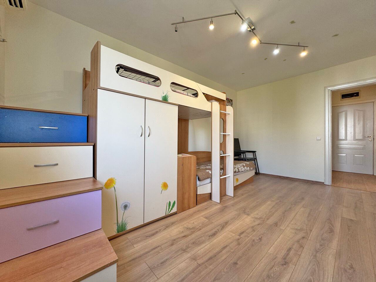 Apartmán se dvěma ložnicemi v luxusním komplexu na první linii ve Sveti Vlas