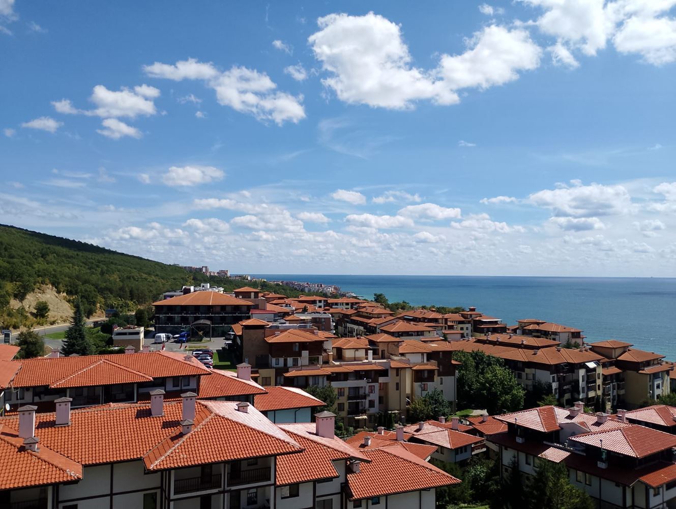 Luxusní třípokojový byt s panoramatickým výhledem na moře a hory v exkluzivním komplexu ve Sveti Vlasu