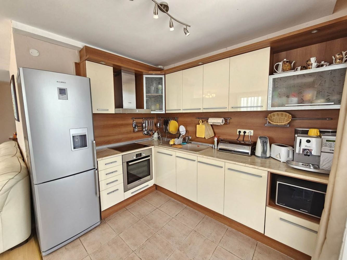 Sveti Vlas – apartmán se třemi ložnicemi s přímým panoramatickým výhledem na moře v komplexu na první linii