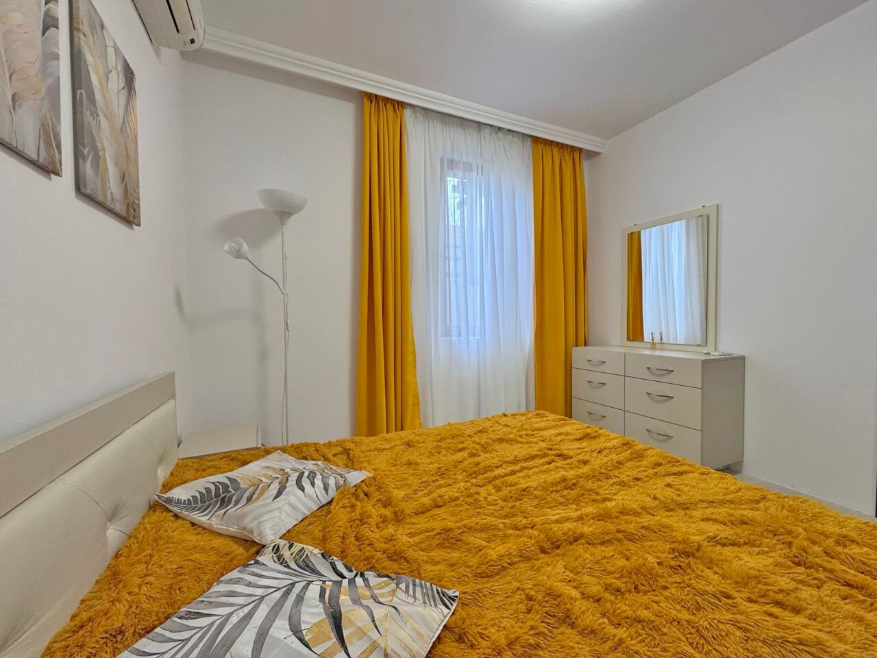 Prostorný dvoupokojový apartmán v prestižním komplexu v Sveti Vlas – 200 metrů od moře