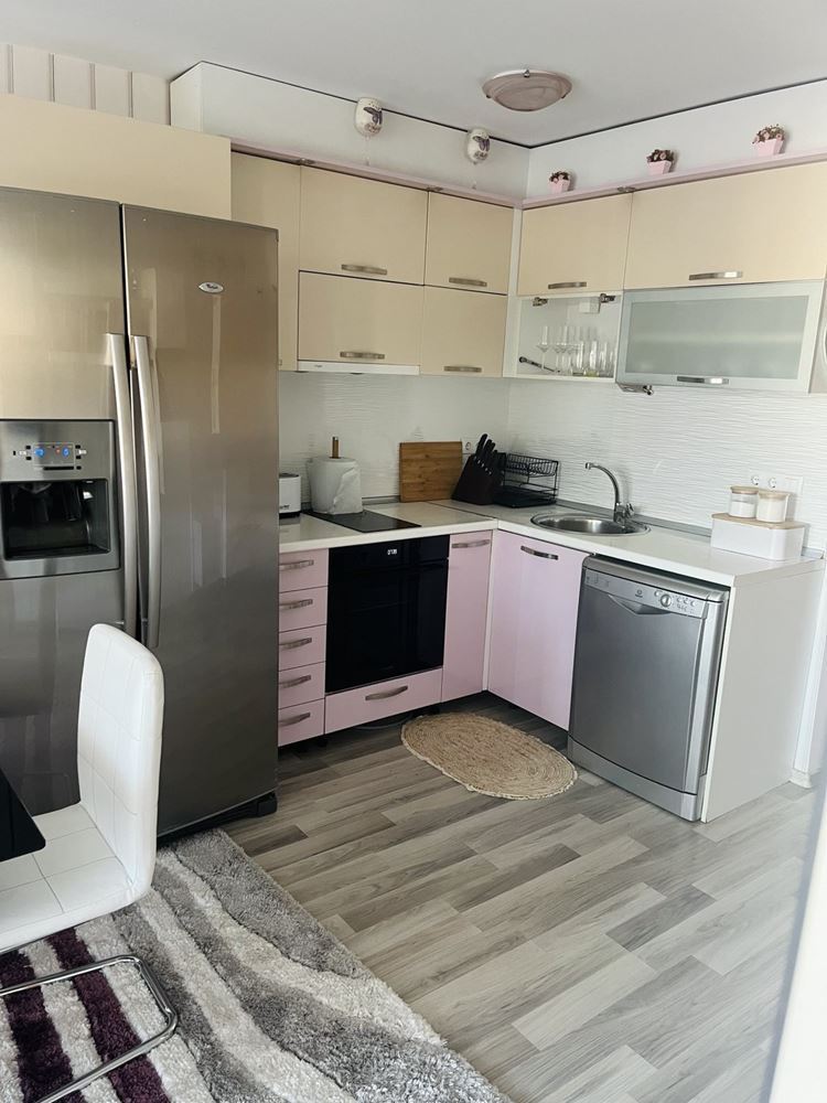 Stylový byt v moderním komplexu v jižní části Slunečného pobřeží – komfort a kvalita u moře