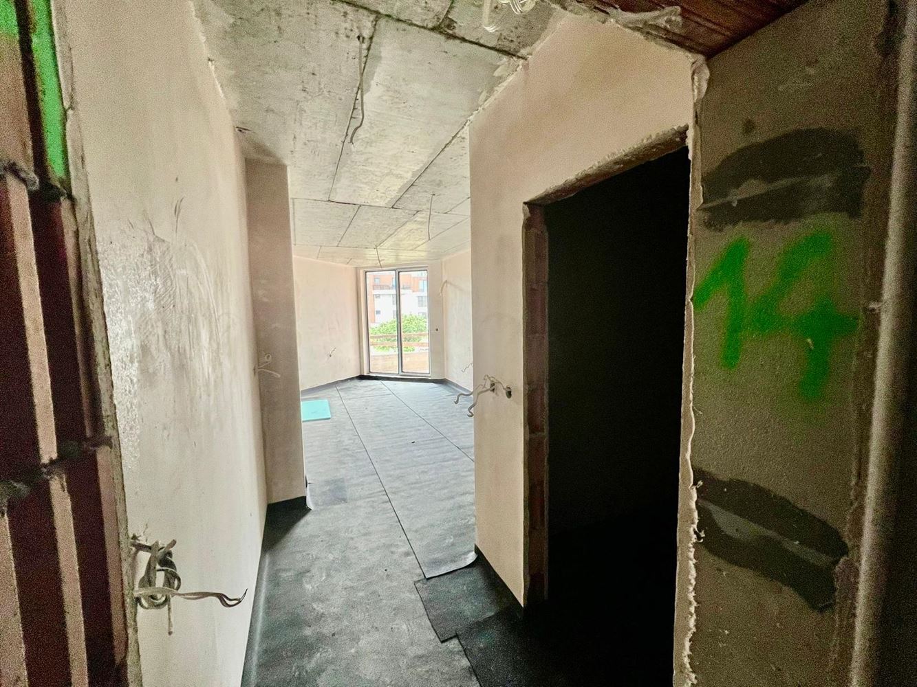 100 metrů od moře v Sarafovu – nové studio v komplexu s prostornými zelenými plochami