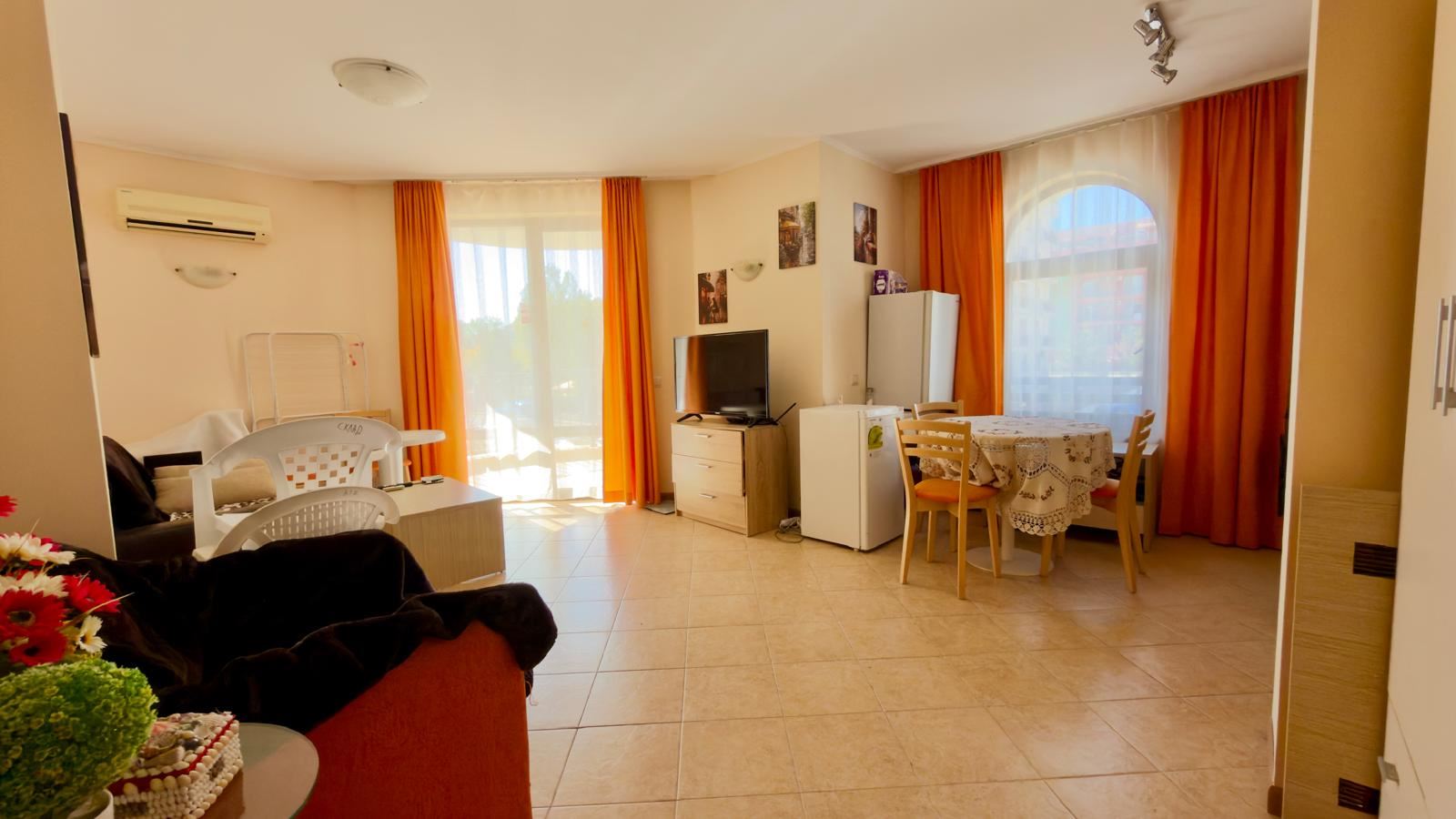 Prostorný apartmán se dvěma ložnicemi v luxusním komplexu v Slunečném pobřeží