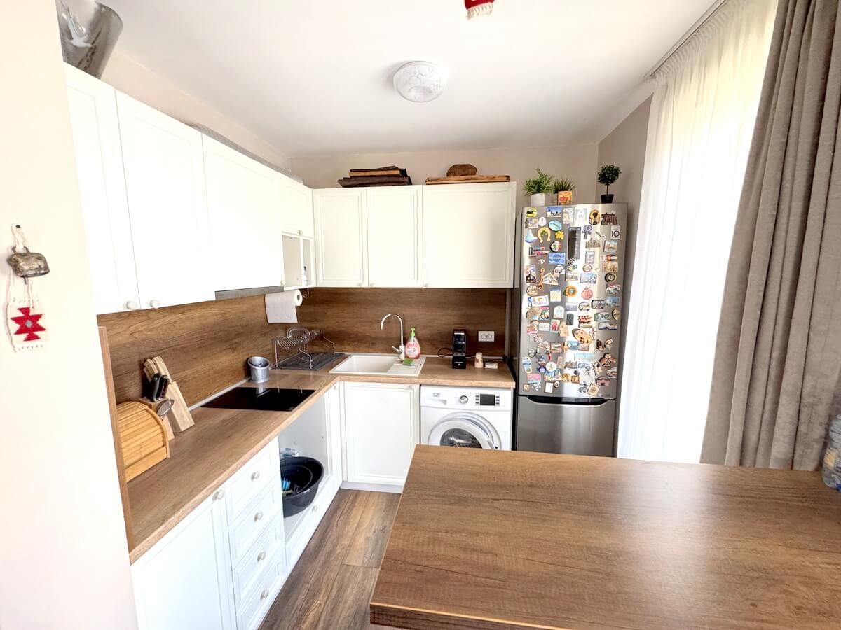 Apartmán s jednou ložnicí 300 metrů od pláže na Slunečném pobřeží – kompletně zařízený a připravený k nastěhování