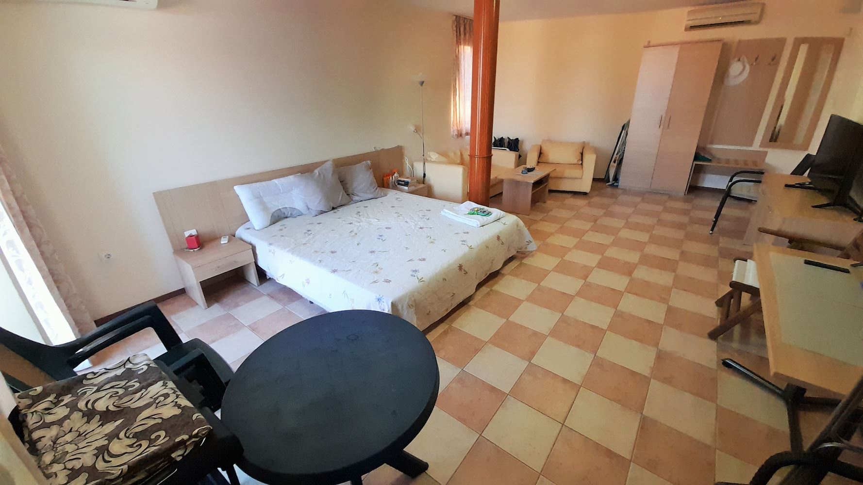 Exkluzivní nabídka v první linii ve Slunečném pobřeží – prostor, luxus a skvělá investice s výhledem na moře