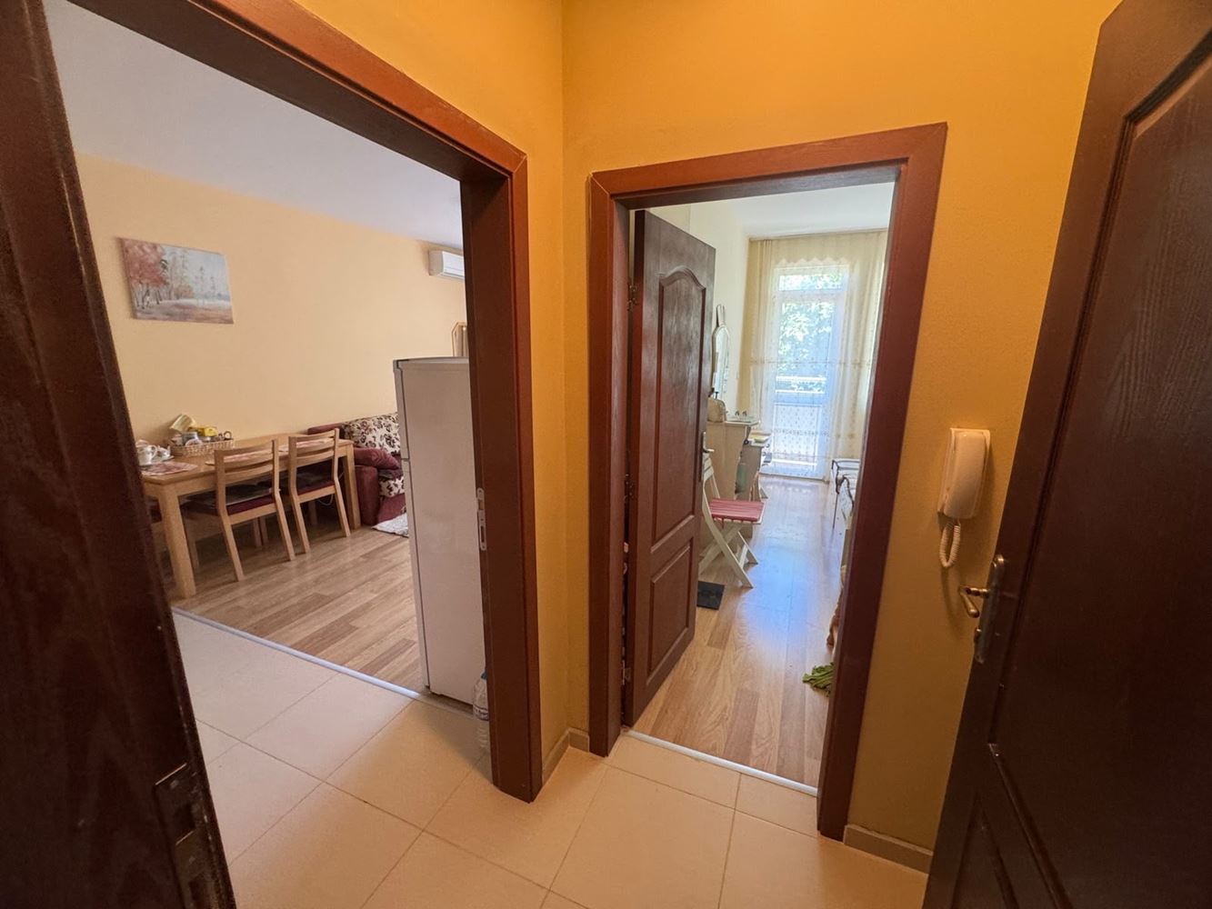 Apartmán s jednou ložnicí ve Starém městě Pomorie – kompletně zařízený, v obytné budově a připravený k nastěhování