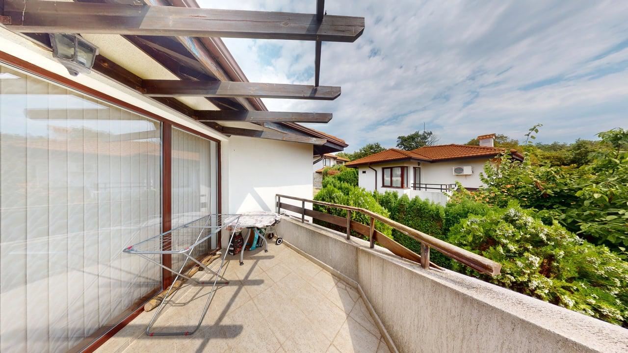 Apartmán s jednou ložnicí a panoramatickým výhledem na moře a hory v komplexu s bazény a wellness centrem SPA