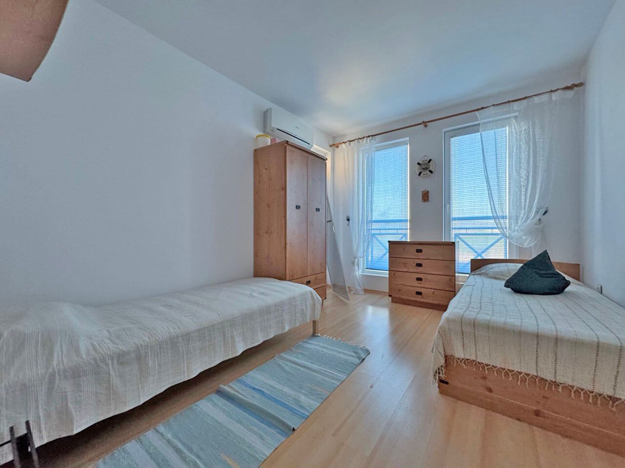 Třípokojový byt v komplexu s dobře organizovaným prostředím a útulnou atmosférou