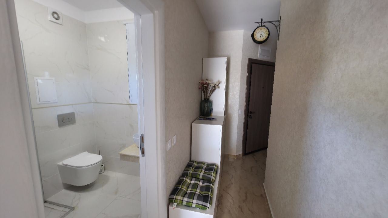 Apartmán se dvěma ložnicemi a velkou panoramatickou terasou ve stylovém komplexu v Sunny Beach
