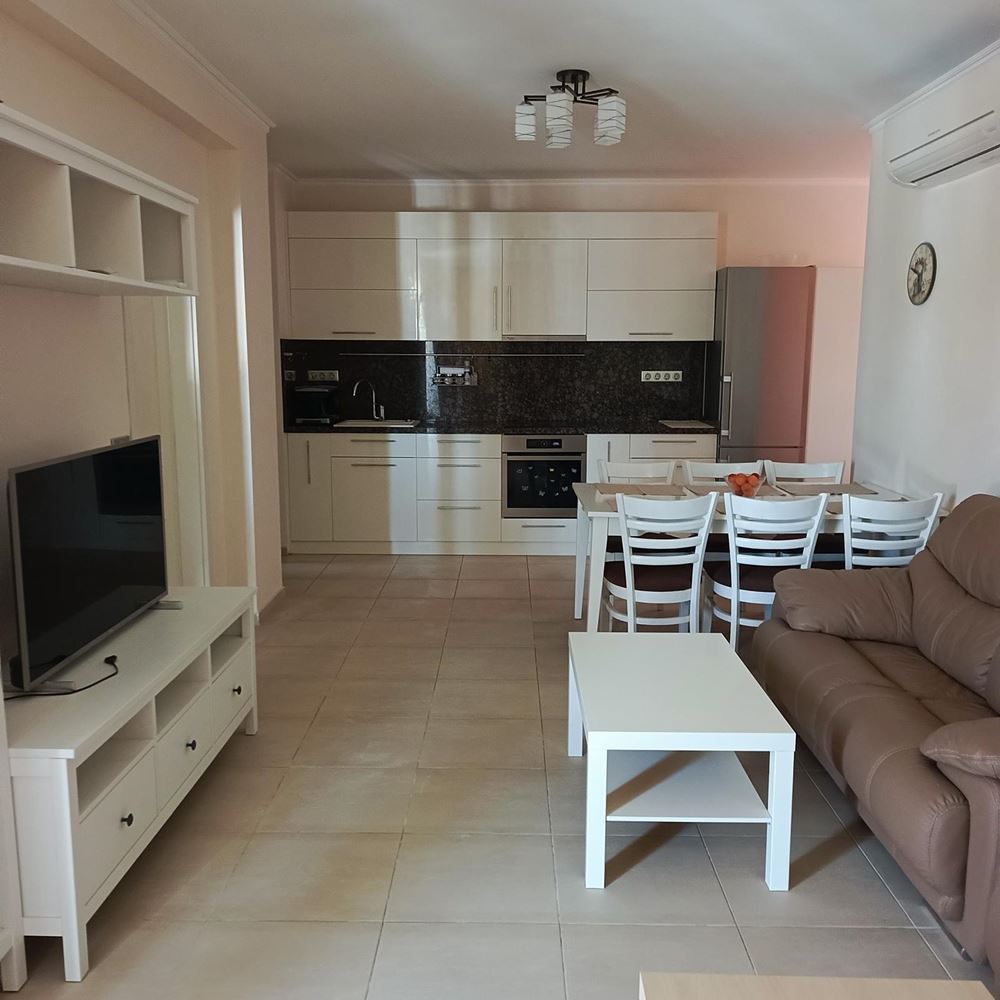 Prostorný apartmán s jednou ložnicí v Nesebaru – vynikající volba pro celoroční bydlení a investici