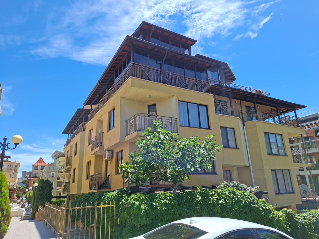 Apartmán s jednou ložnicí ve Sveti Vlas bez poplatku za údržbu – prostor, pohodlí a blízkost moře
