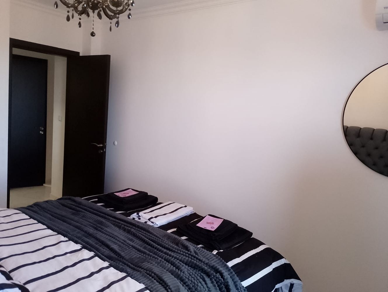 Luxusní třípokojový byt s panoramatickým výhledem na moře a hory v exkluzivním komplexu ve Sveti Vlasu