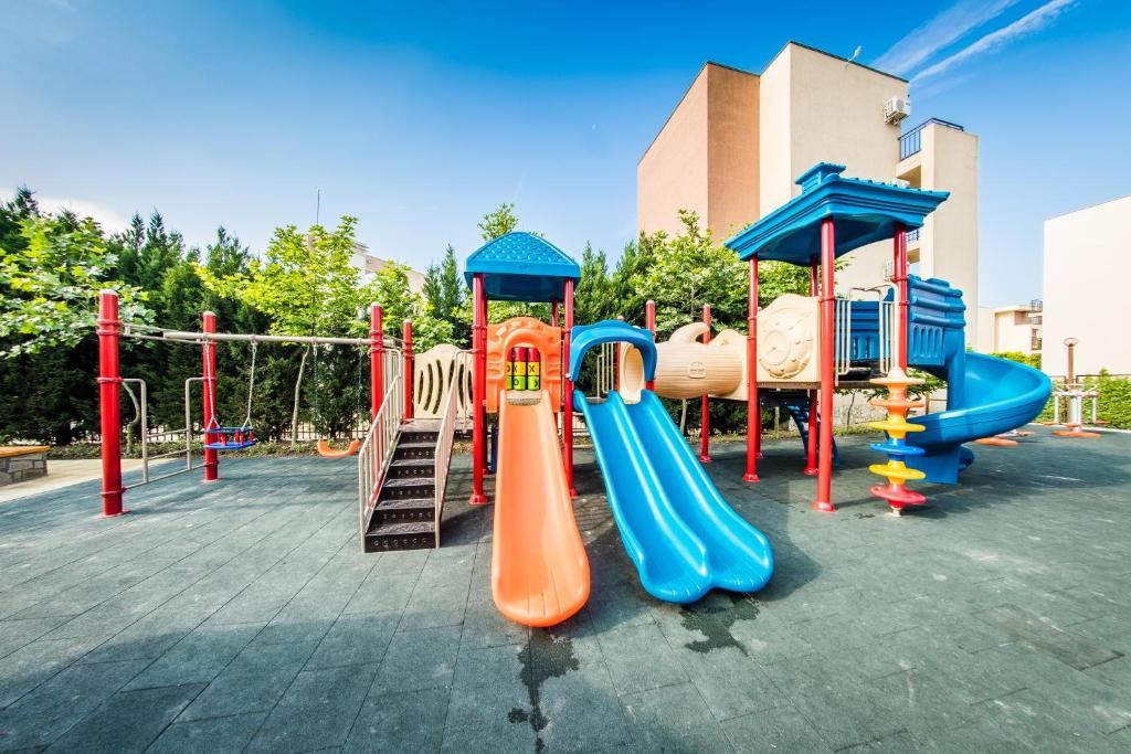 Prostorné studio ve výborném komplexu poblíž Aquaparku na Slunečném pobřeží – připravené k užívání nebo jako investice