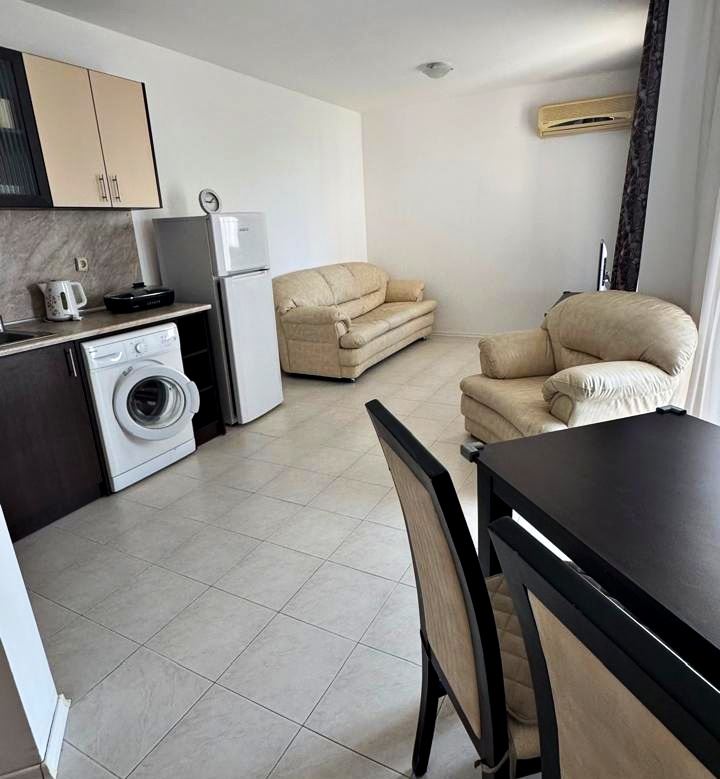 Útulný apartmán s jednou ložnicí v udržovaném komplexu – komfort, klid a vynikající podmínky pro odpočinek
