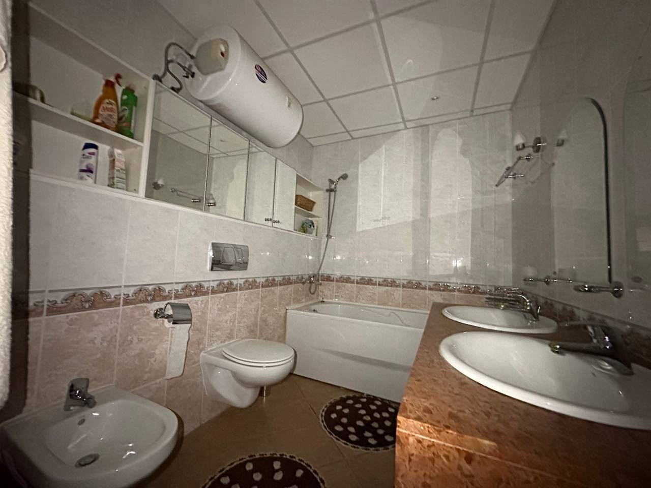 Prostorný apartmán s výhledem na moře v první linii v Pomorie – rekreační nemovitost s atmosférou luxusního resortu