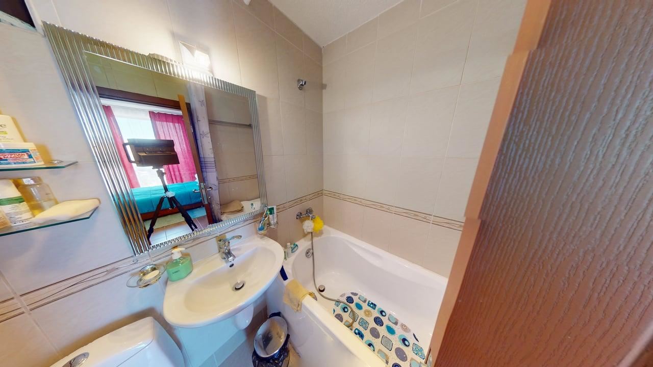 Prostorný apartmán s jednou ložnicí a výhledem na moře v oblasti Slunečného pobřeží