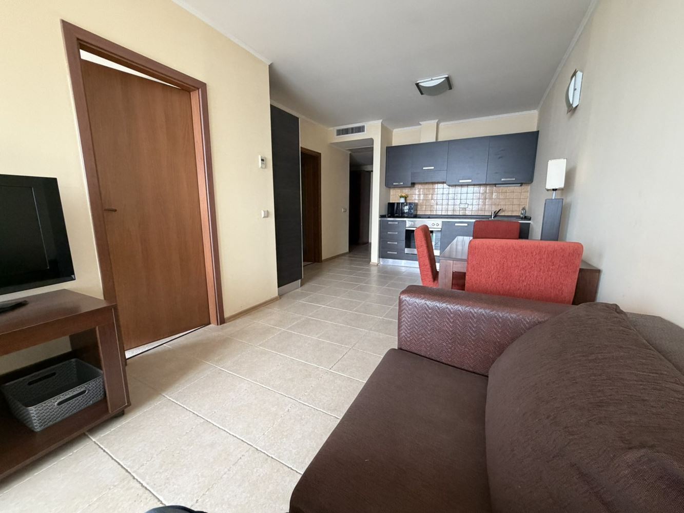 Byt se dvěma ložnicemi v Pomorie s přímým výhledem na moře – luxusní život na první linii