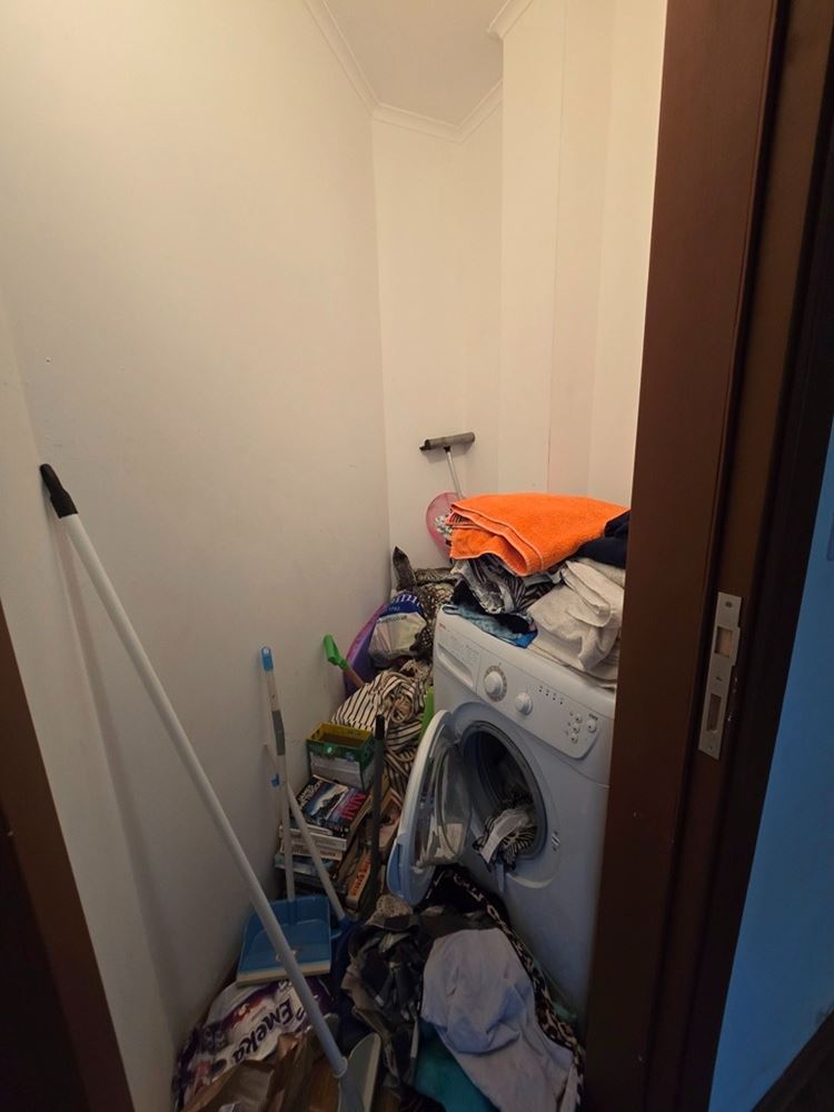 Prostorný apartmán se dvěma ložnicemi v moderním komplexu s bazény a výbornou infrastrukturou – připravený k nastěhování nebo investici
