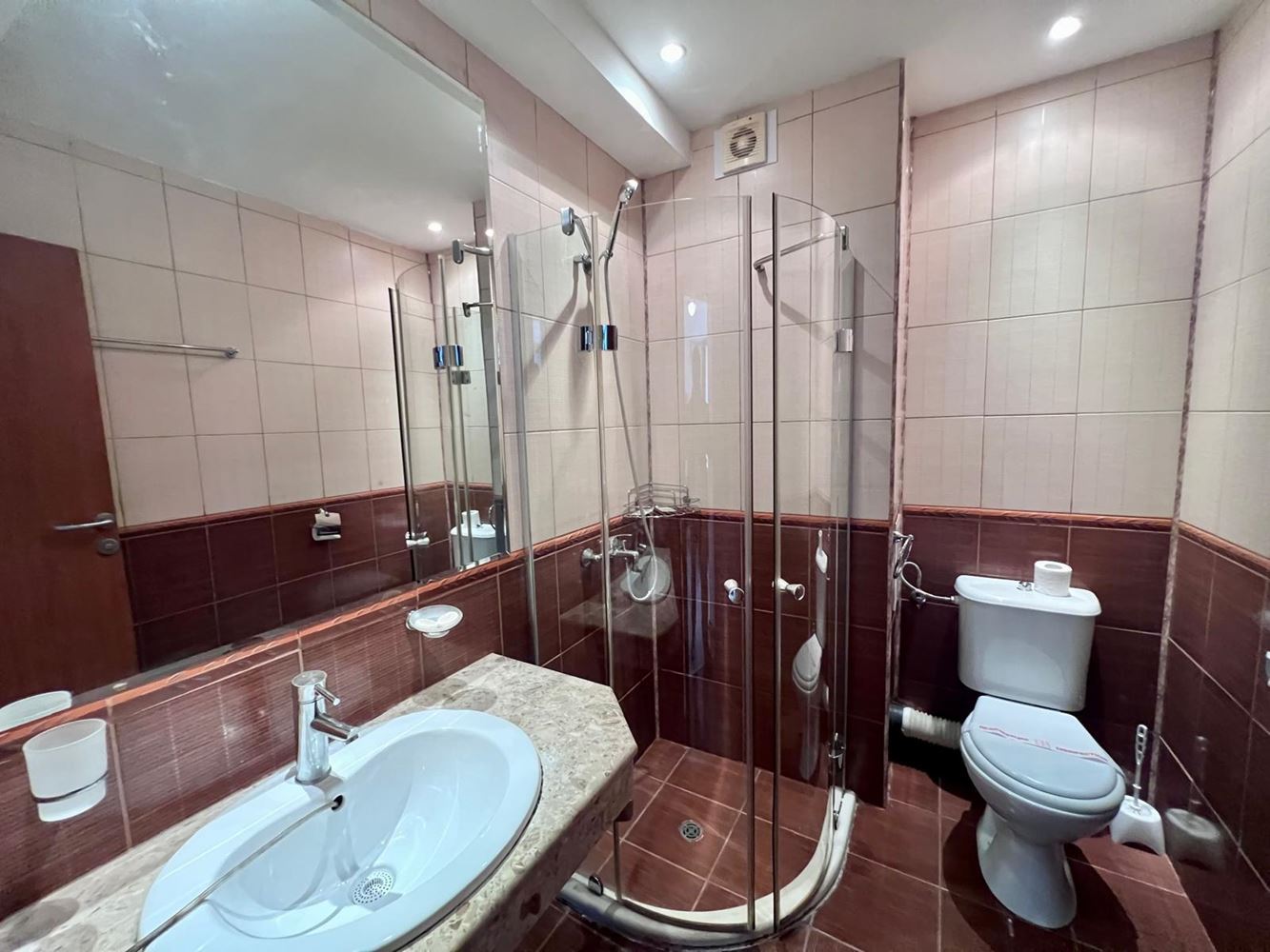Dvoupokojový apartmán 300 metrů od moře na Slunečném pobřeží – skvělá investice s vysokým potenciálem