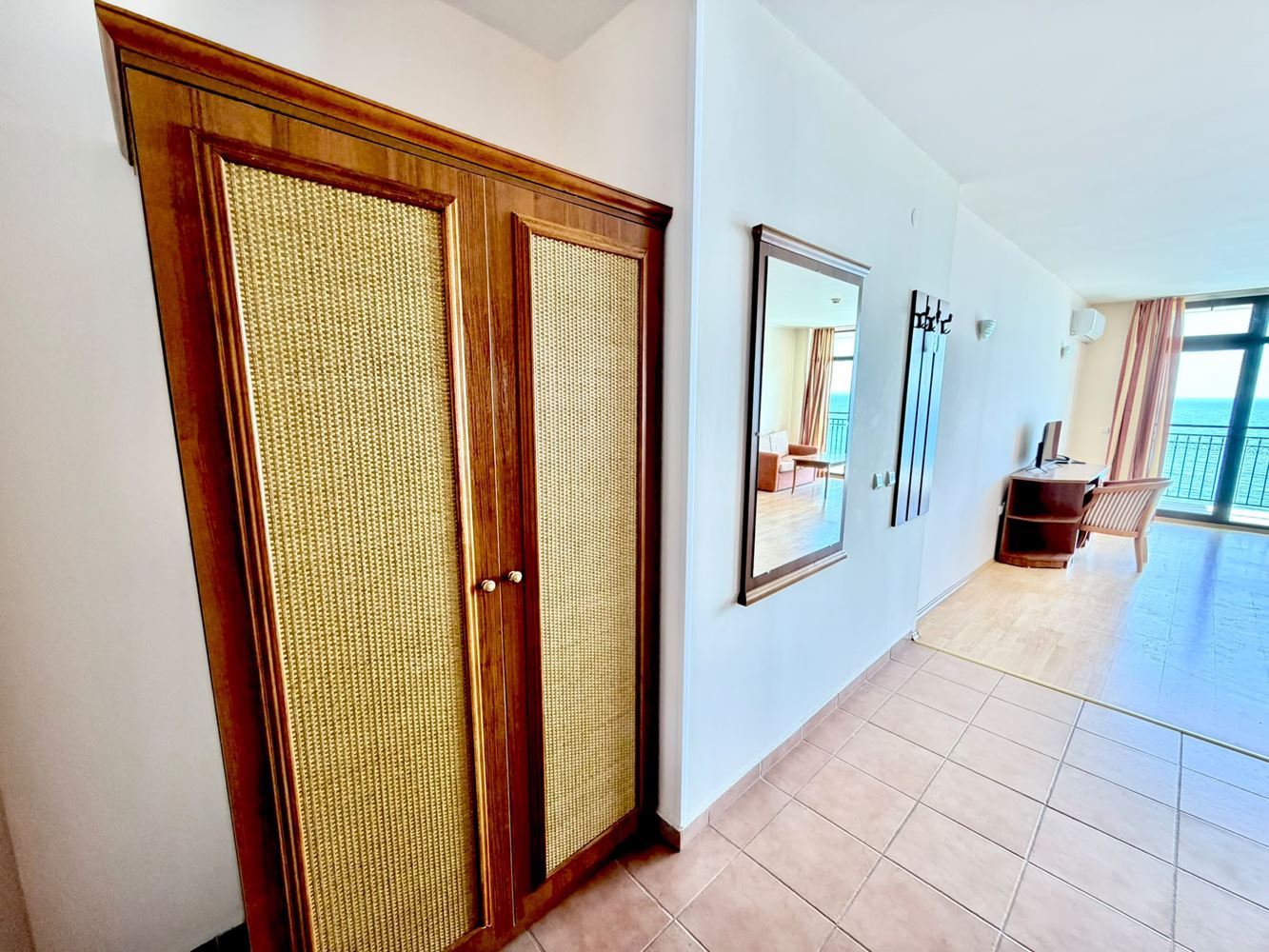 Apartmán s jednou ložnicí s panoramatickým výhledem na moře v první linii u moře ve Svatém Vlasu