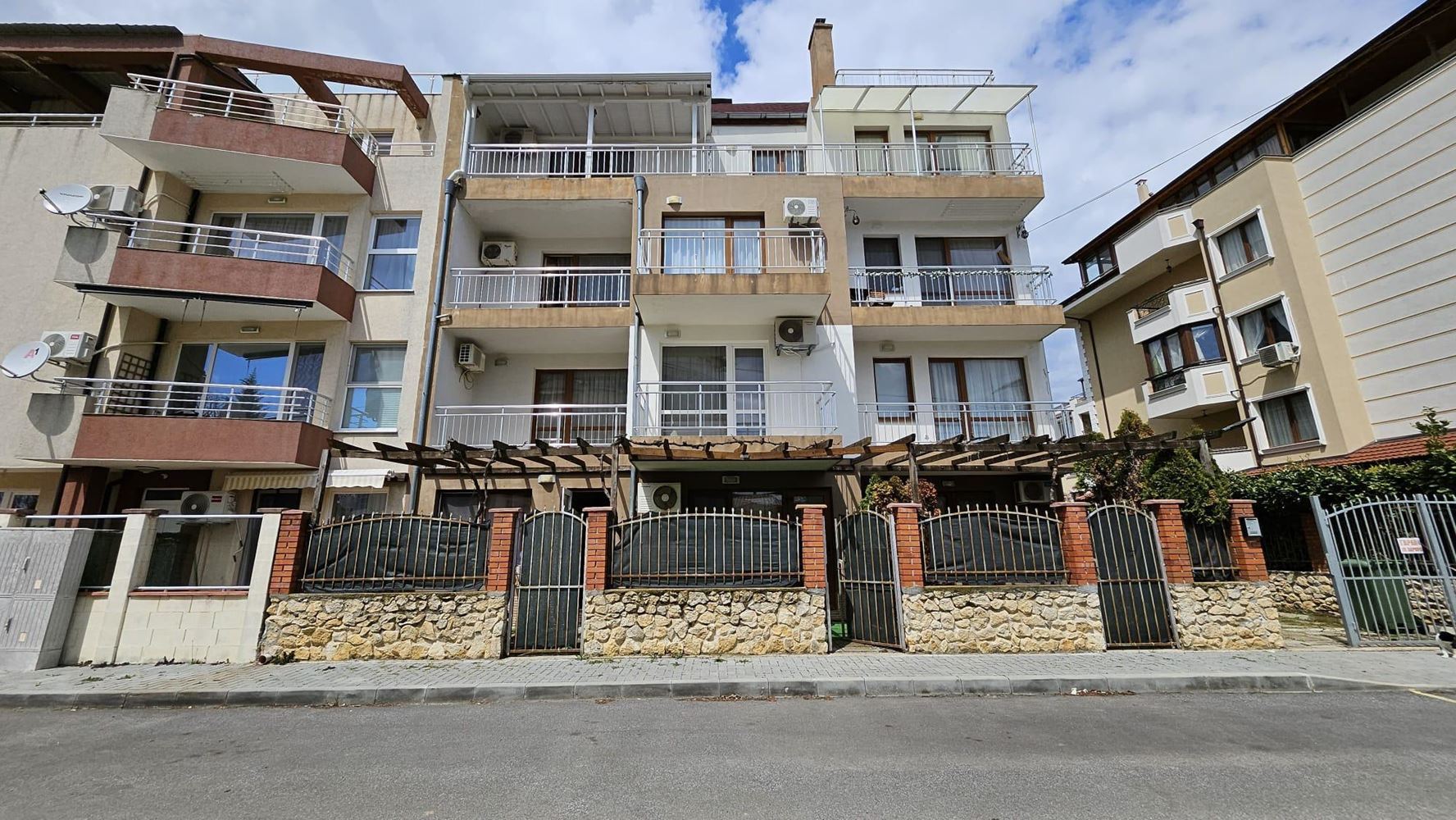 Zařízené studio v Ravdě bez poplatku za údržbu – pouze 200 metrů od moře