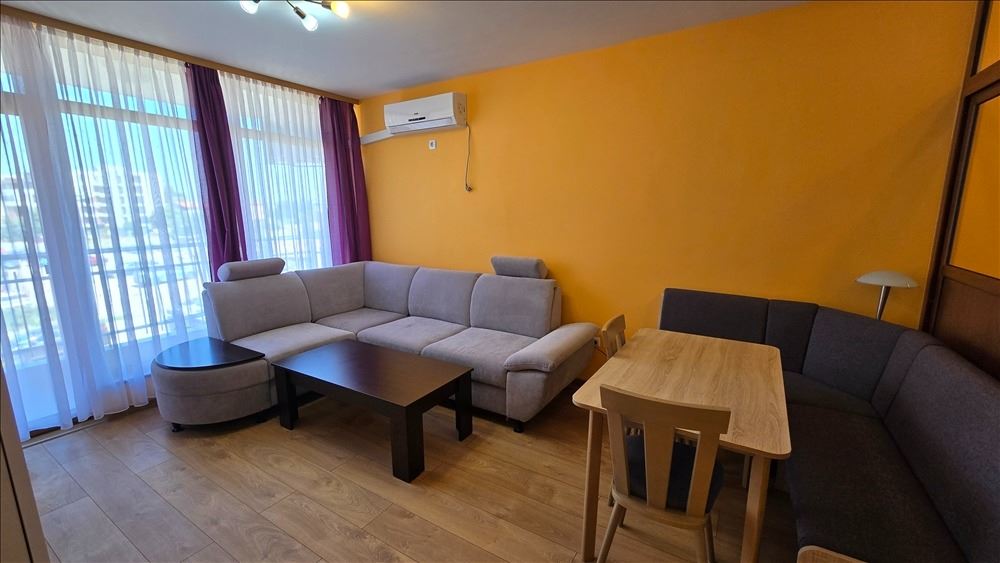 Byt s jednou ložnicí bez poplatku za údržbu v Sarafovu – po osvěžení