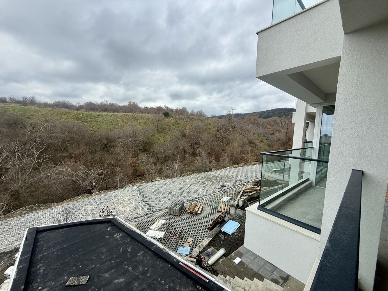 Prostorné studio s výhledem na moře v Sveti Vlas – připravené k dokončení podle vašich představ