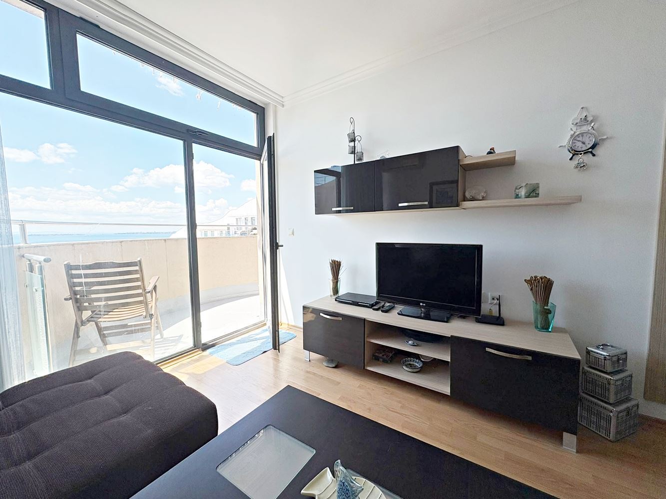 Luxusní apartmán s jednou ložnicí s panoramatickým výhledem na moře v první linii ve Sveti Vlas