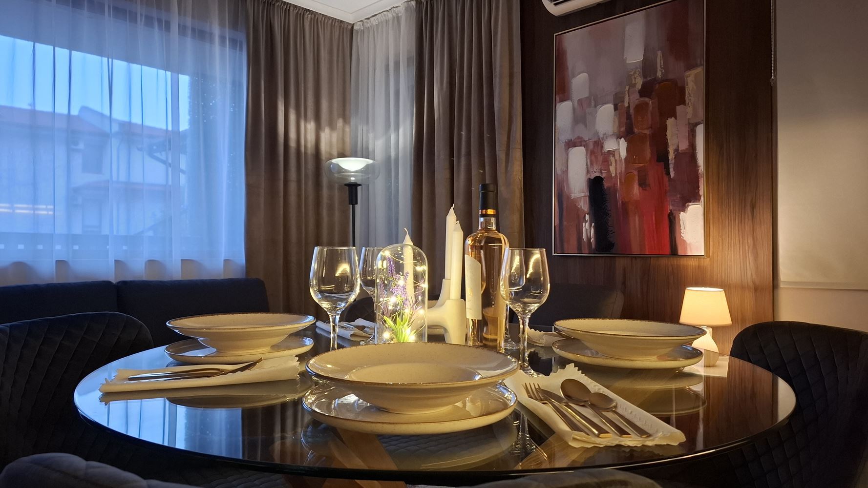 Luxusní apartmán se dvěma ložnicemi v první linii u moře ve Svatém Vlasu – jedinečná mořská atmosféra a prestižní komfort
