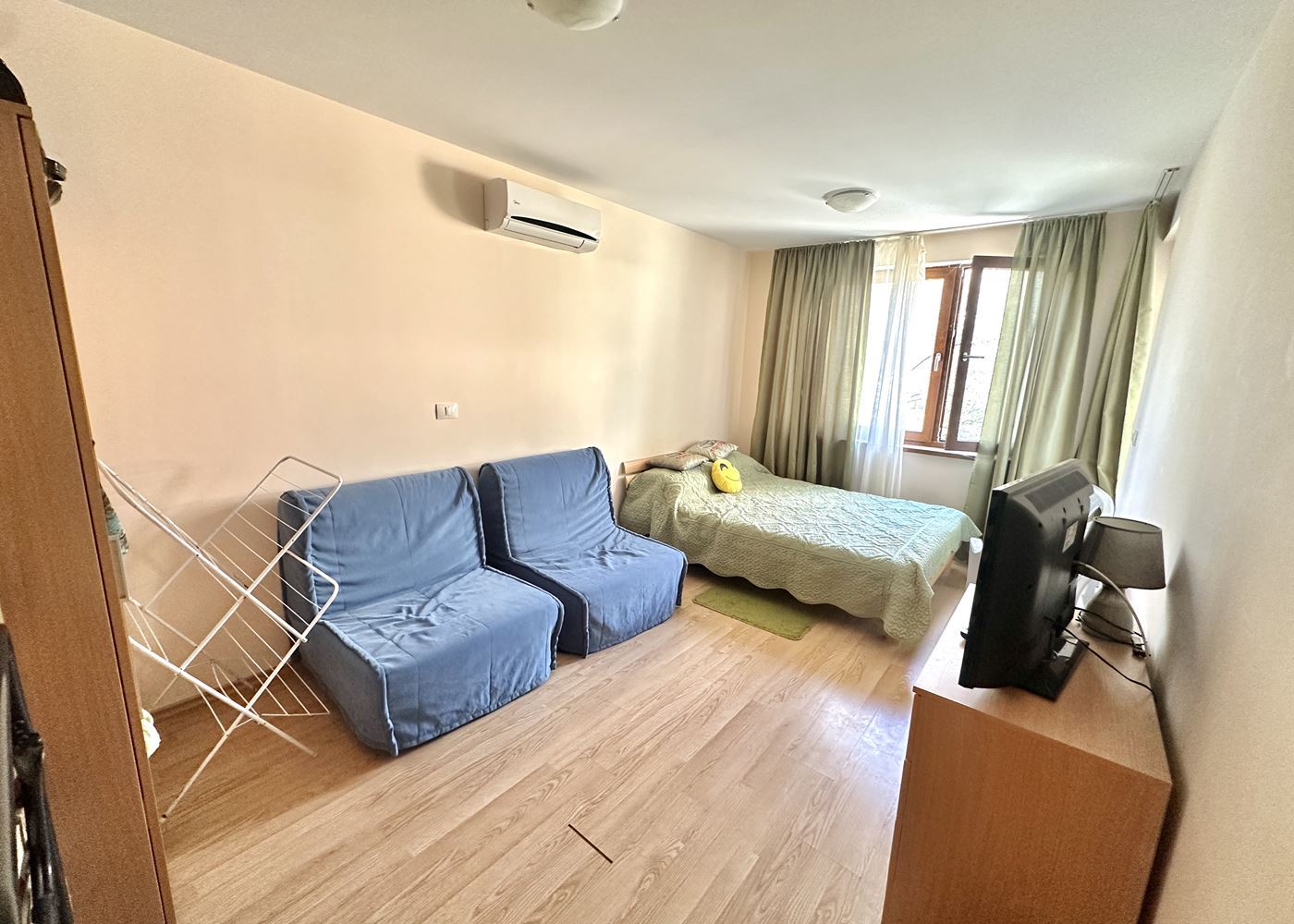 Apartmán s jednou ložnicí v první linii u moře ve Sveti Vlas – útulnost a přímořská atmosféra