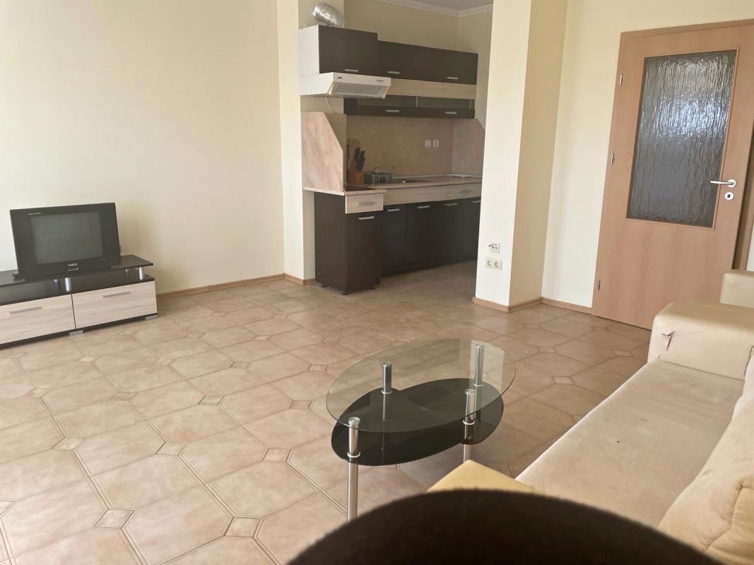 Prostorný apartmán s jednou ložnicí v top lokalitě v srdci Slunečného pobřeží