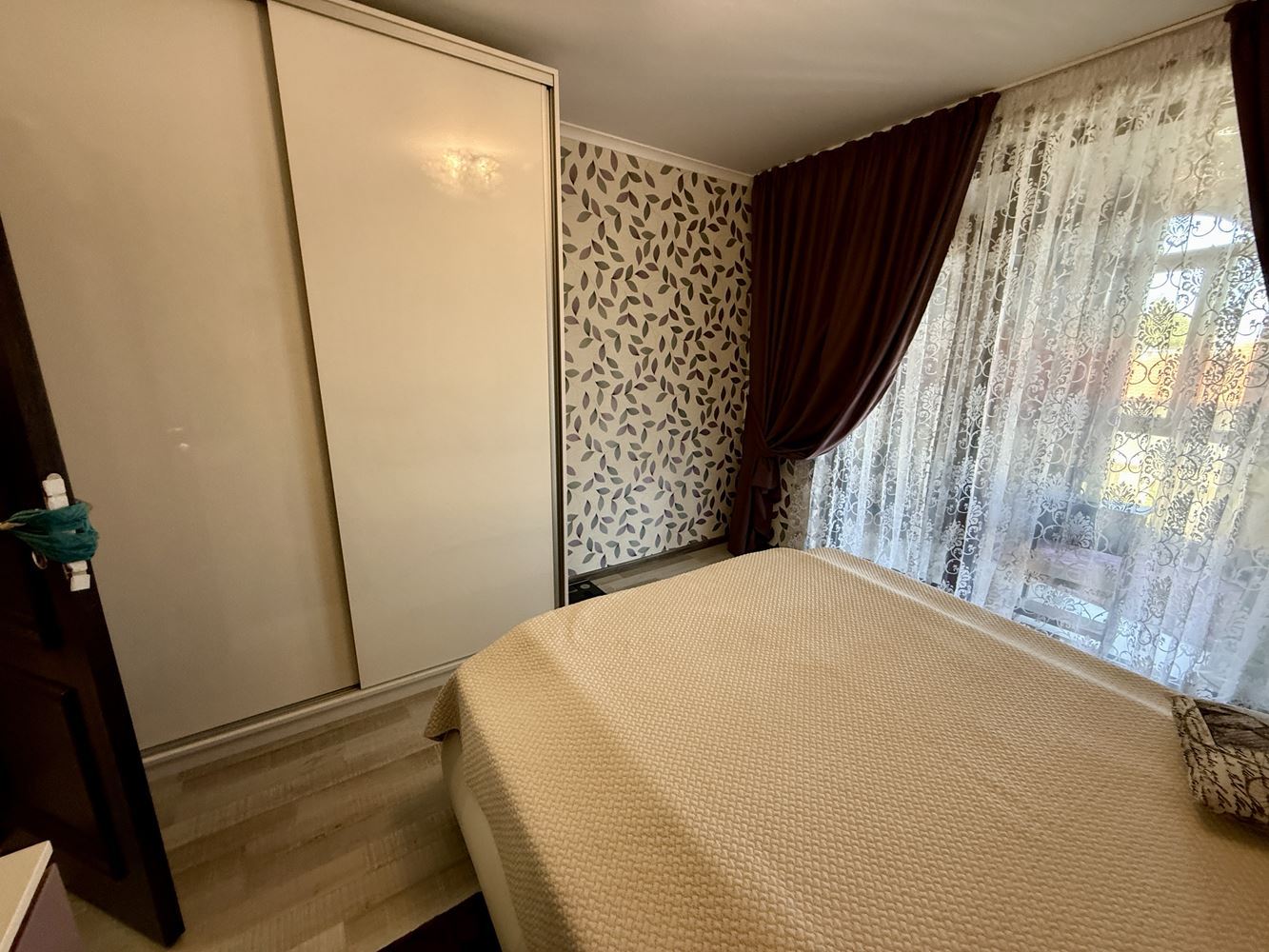 Apartmán v první linii ve Sveti Vlas – stylová nemovitost u pláže a jachetního přístavu „Marina Dinevi“