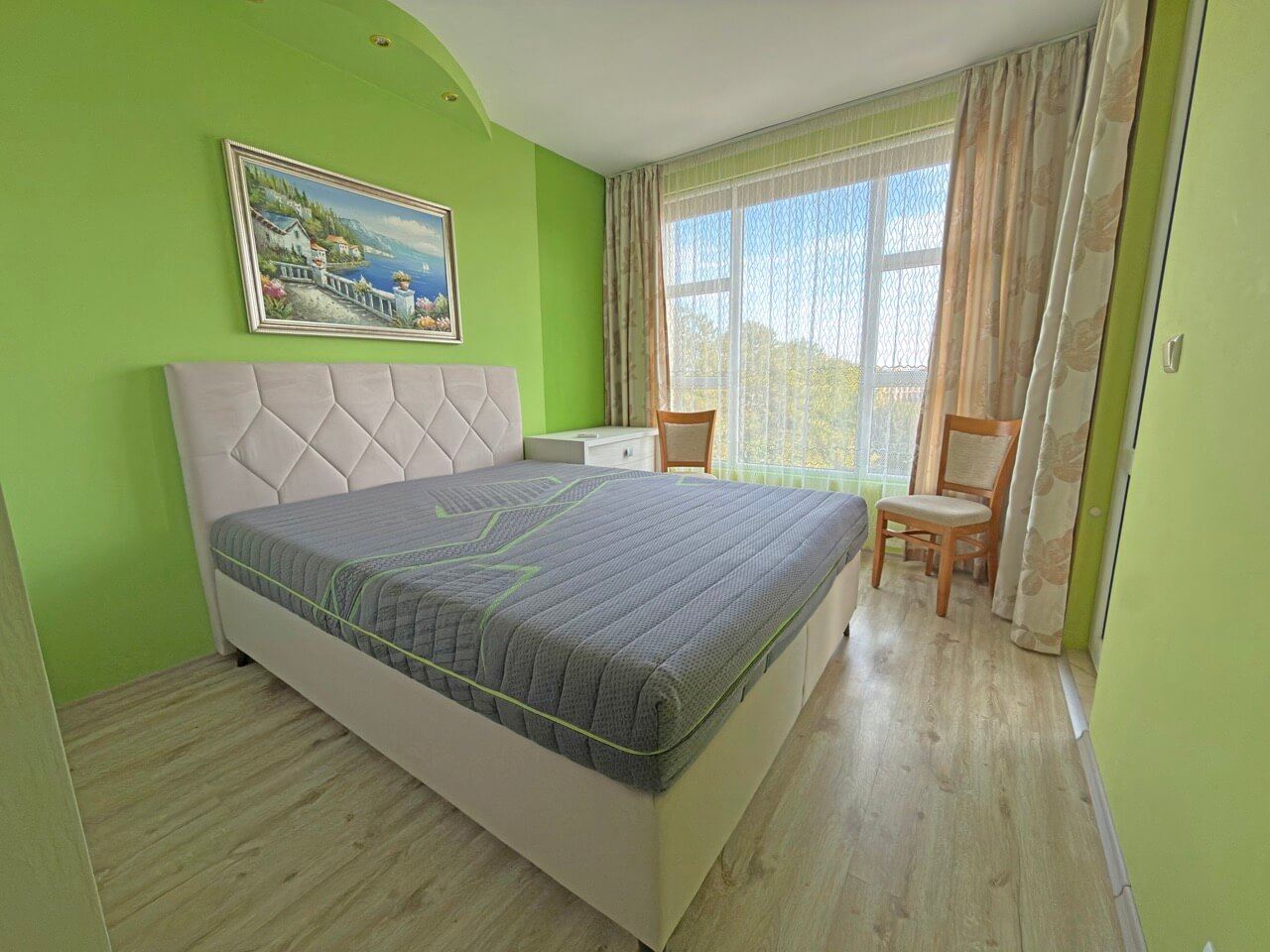 Apartmán se dvěma ložnicemi a výhledem na moře, 200 metrů od pláže v Pomorie