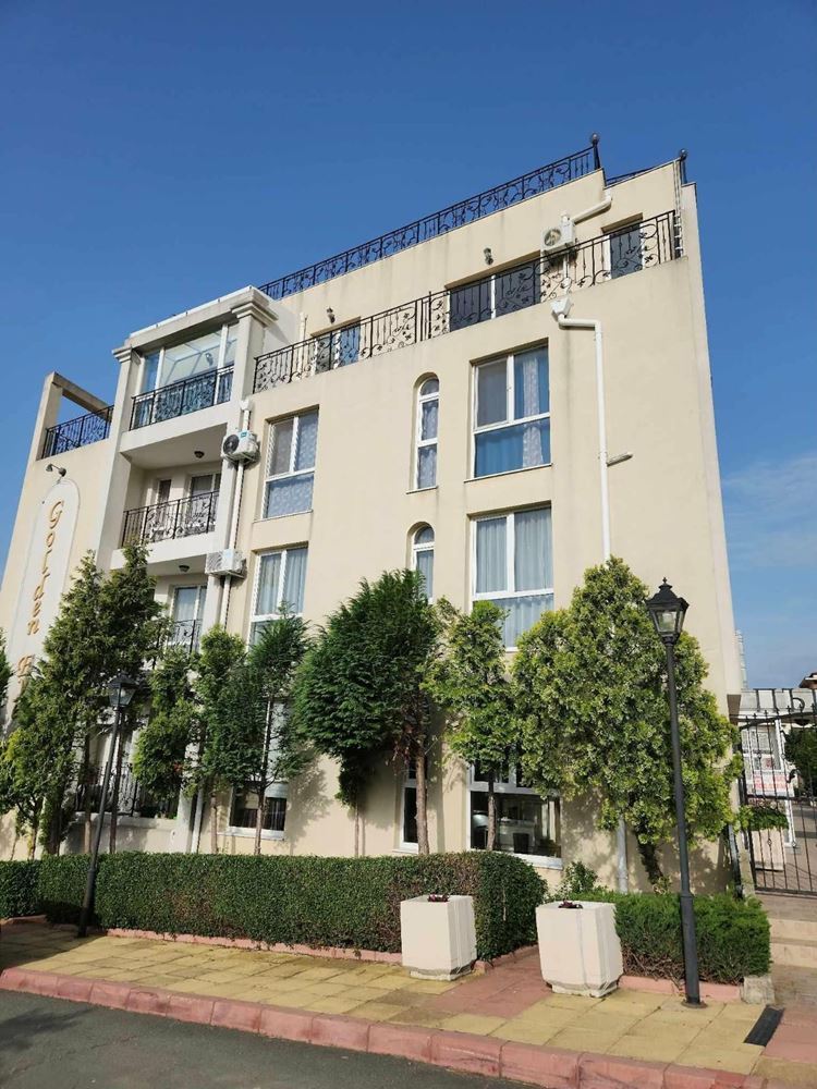 Komfort a praktičnost u moře – plně zařízený apartmán s jednou ložnicí ve Sveti Vlas