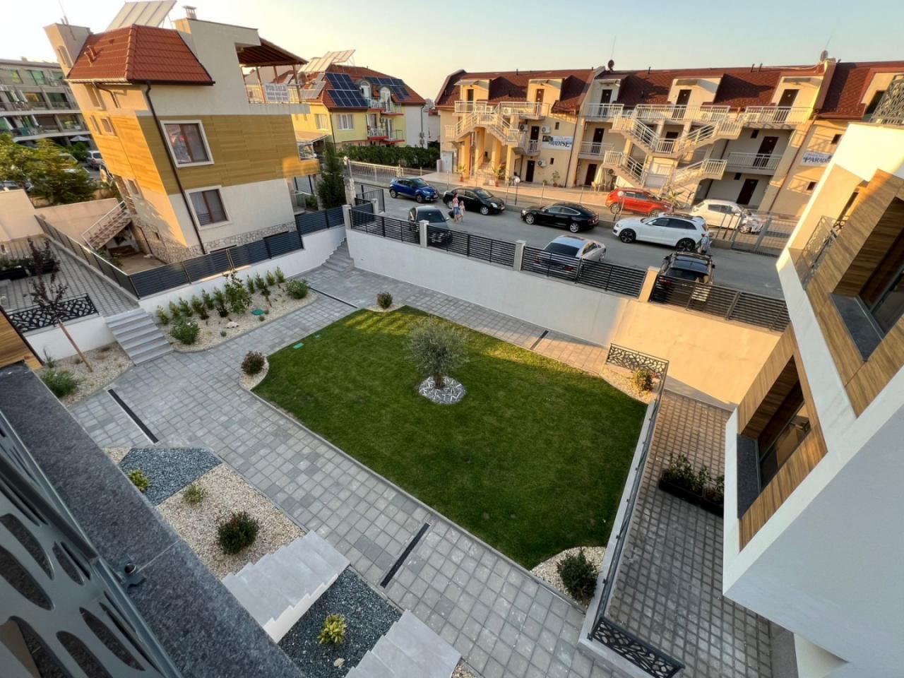 Luxusní apartmán s jednou ložnicí 50 metrů od pláže v Sozopolu – bez poplatku za údržbu