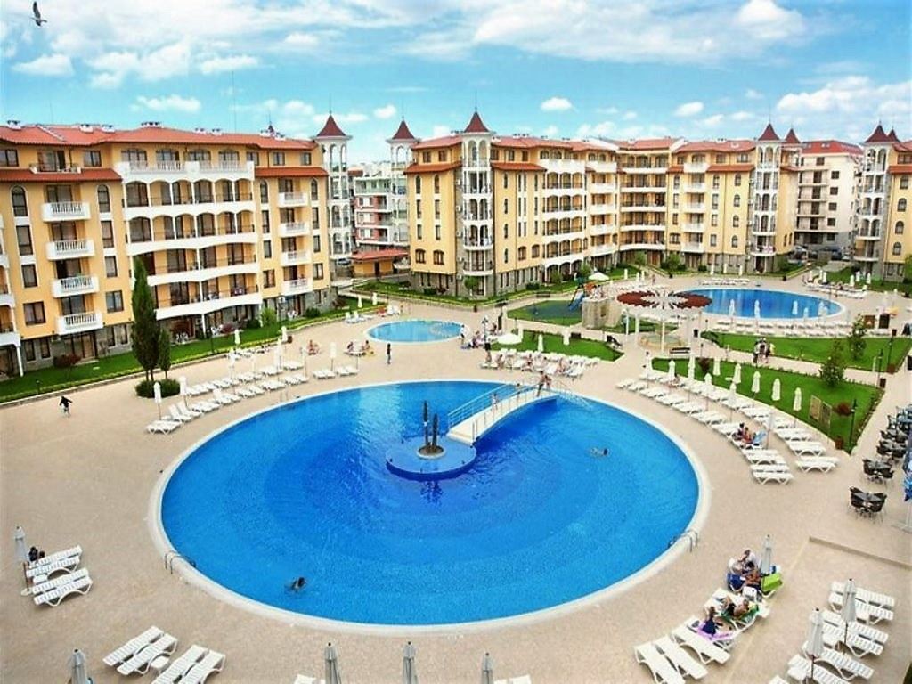 Funkční dispozice a útulná atmosféra – luxusní dvoupokojový byt v prestižním komplexu ve Slunečném pobřeží   