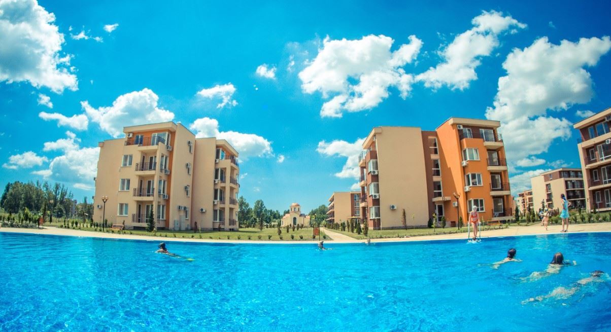 Útulný byt se dvěma ložnicemi v přízemí na Slunečném pobřeží – skvělá investice u aquaparku a moře