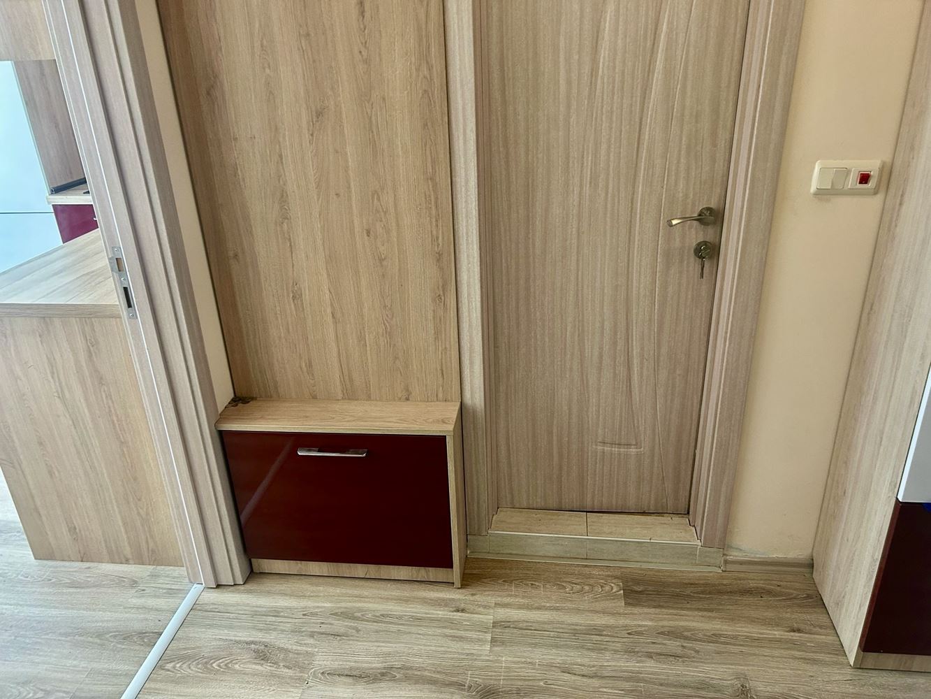 Komfortní 2+kk apartmán s přímým vstupem k bazénu v Nesebaru – mimořádně praktická nabídka