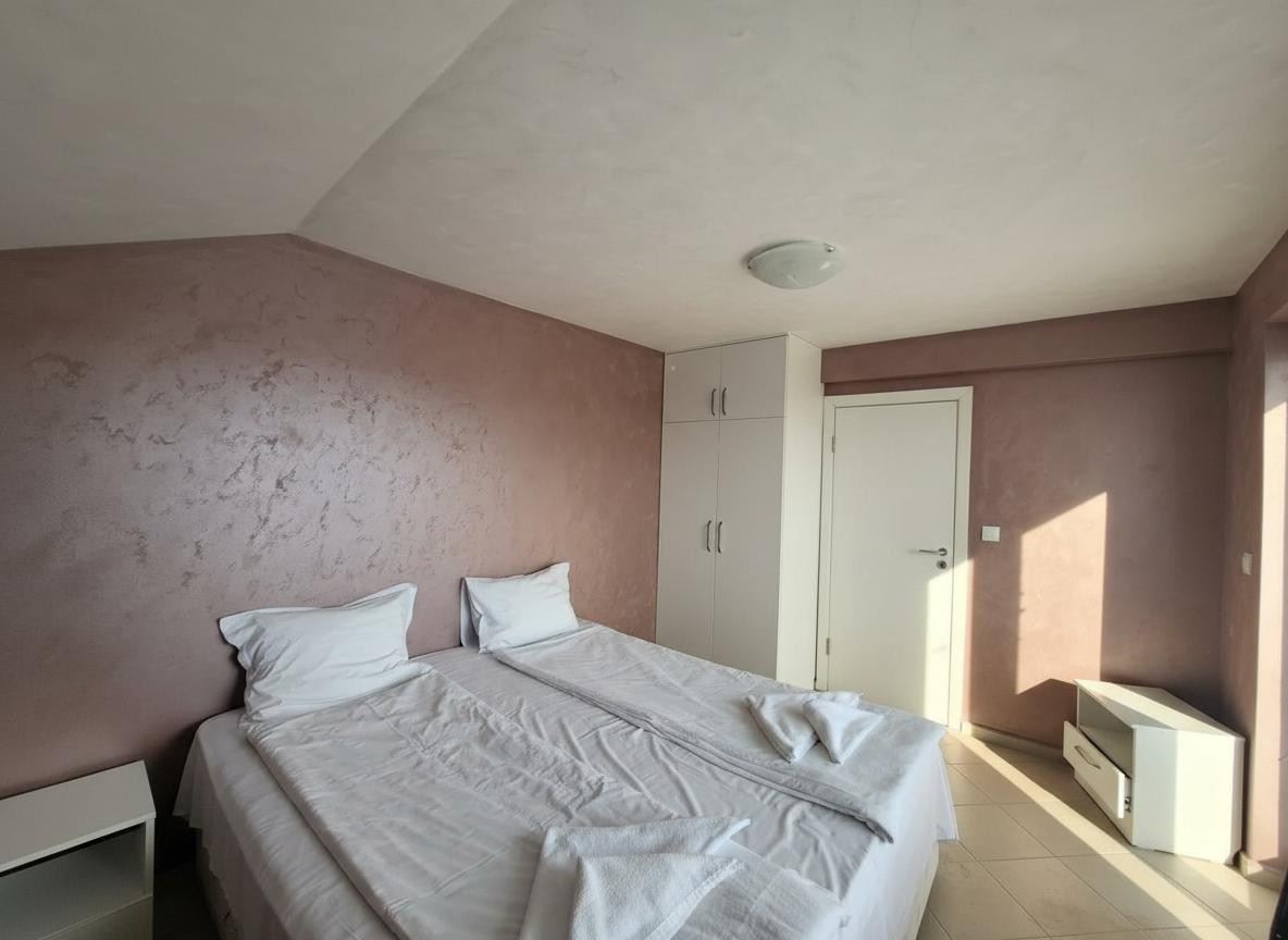 Slunný byt s jednou ložnicí v Ravdě – vynikající investice a komfort jen 10 minut od pláže