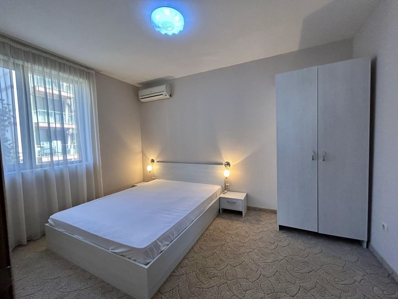 Útulný 2+kk apartmán s výhledem na bazén a zeleň v skvělém komplexu ve Slunečném pobřeží