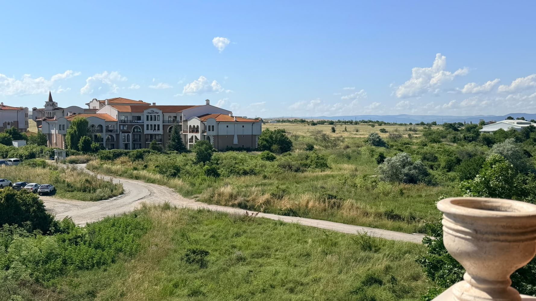 Dvouložnicový apartmán s panoramatickým výhledem, jen krok od moře v Ravdě