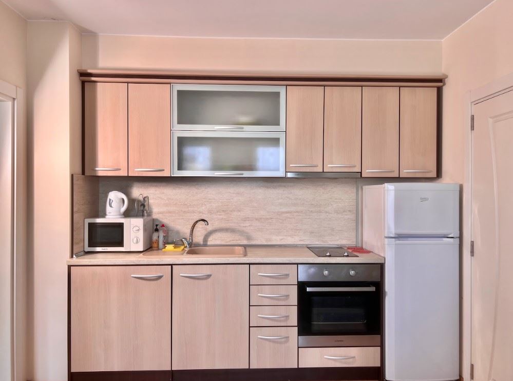 Útulný dvoupokojový apartmán s jednou ložnicí v Ravdě – styl, pohodlí a klid u moře