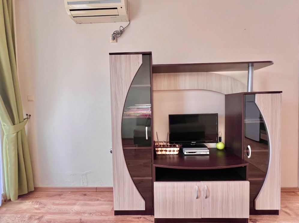 Útulný dvoupokojový apartmán s jednou ložnicí v Ravdě – styl, pohodlí a klid u moře