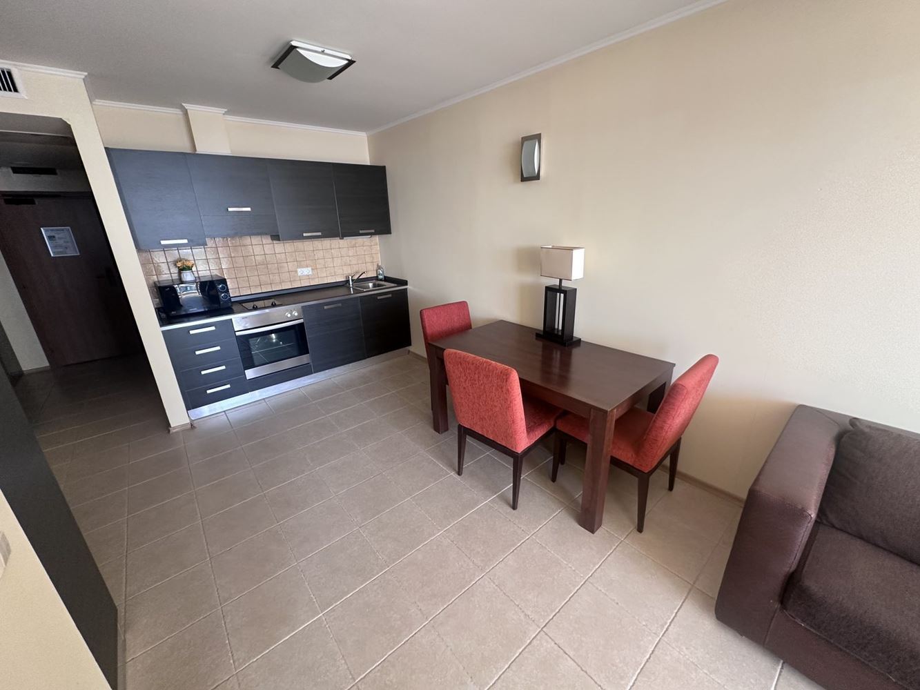 Byt se dvěma ložnicemi v Pomorie s přímým výhledem na moře – luxusní život na první linii