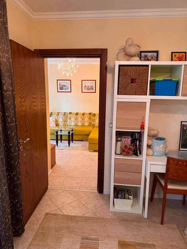 Apartmán se dvěma ložnicemi a výhledem na moře mezi borovicemi – luxus a klid přímo u moře v Sozopolu