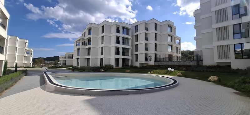 Nový apartmán s jednou ložnicí u pláže Kavaци – luxusní komplex se soukromou pláží a vynikajícím vybavením