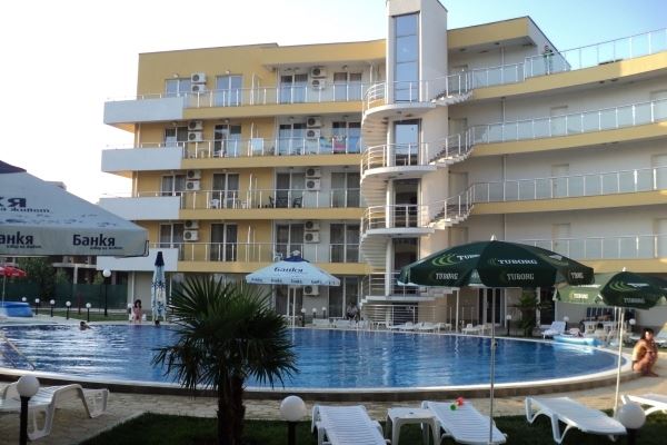 Dvoupokojový apartmán v první linii s výhledem na moře v Carevu – luxus, klid a unikátní lokalita