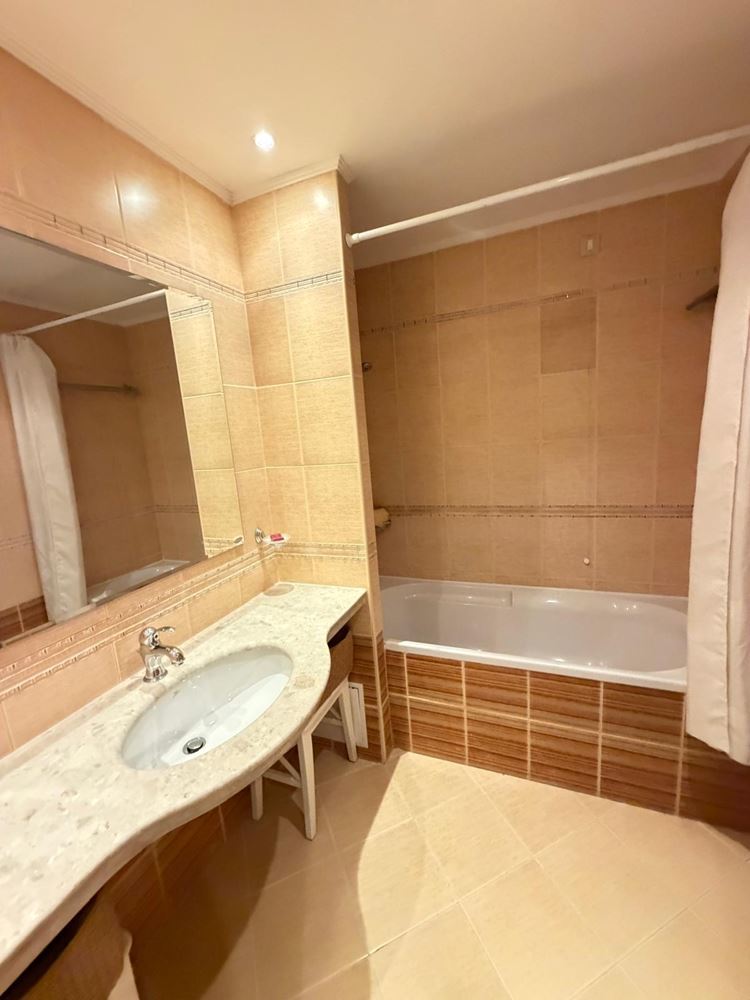 Apartmán s jednou ložnicí s přímým vstupem k bazénu v Sunny Beach – luxus, prostornost a prvotřídní vybavení